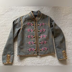 Seta-Embroidered Green Jacket with Rose Details